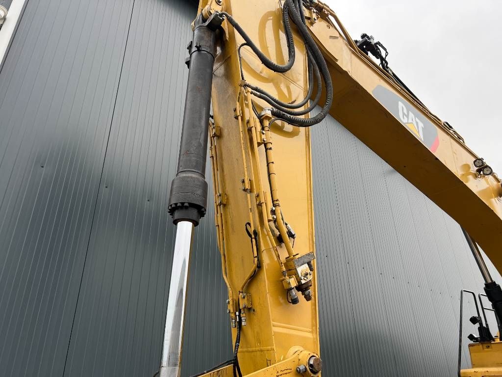 CAT 330F L