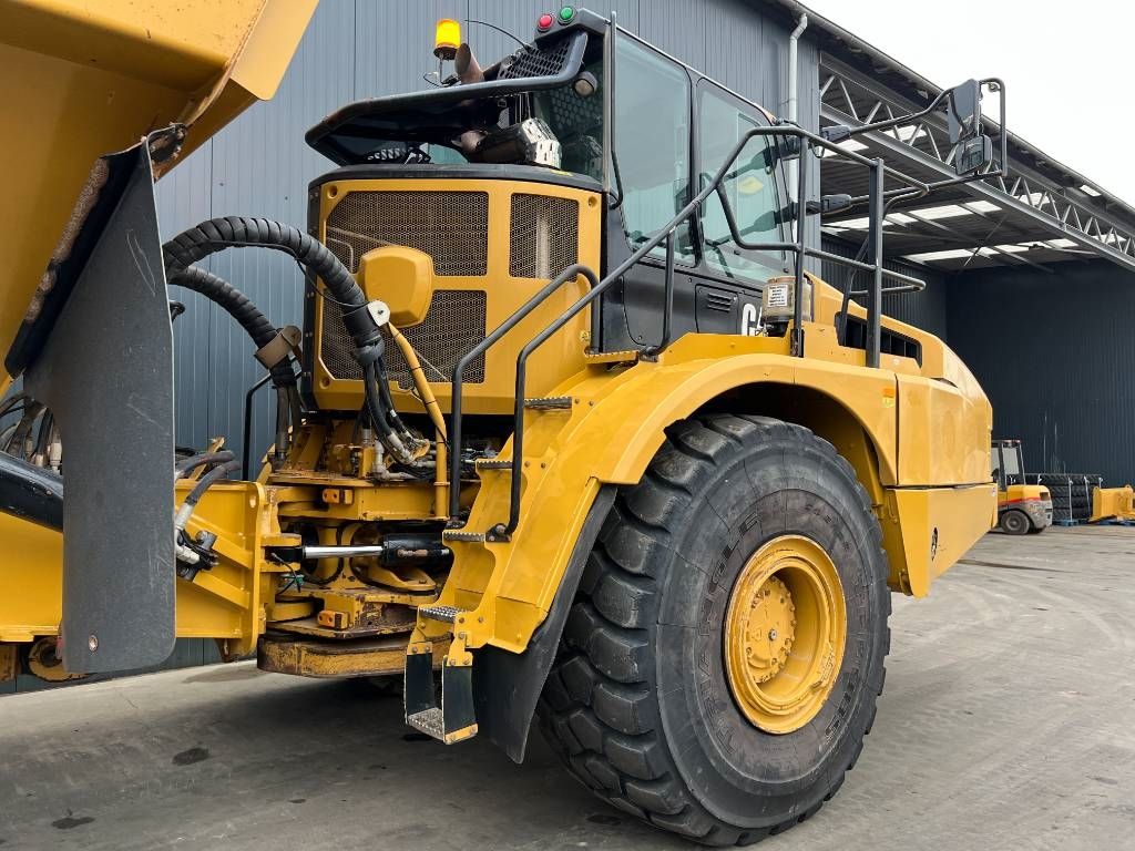 CAT 745