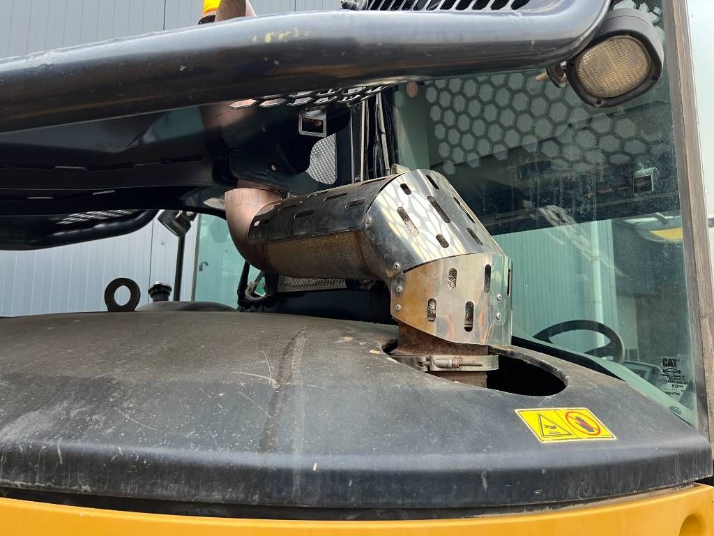 CAT 745