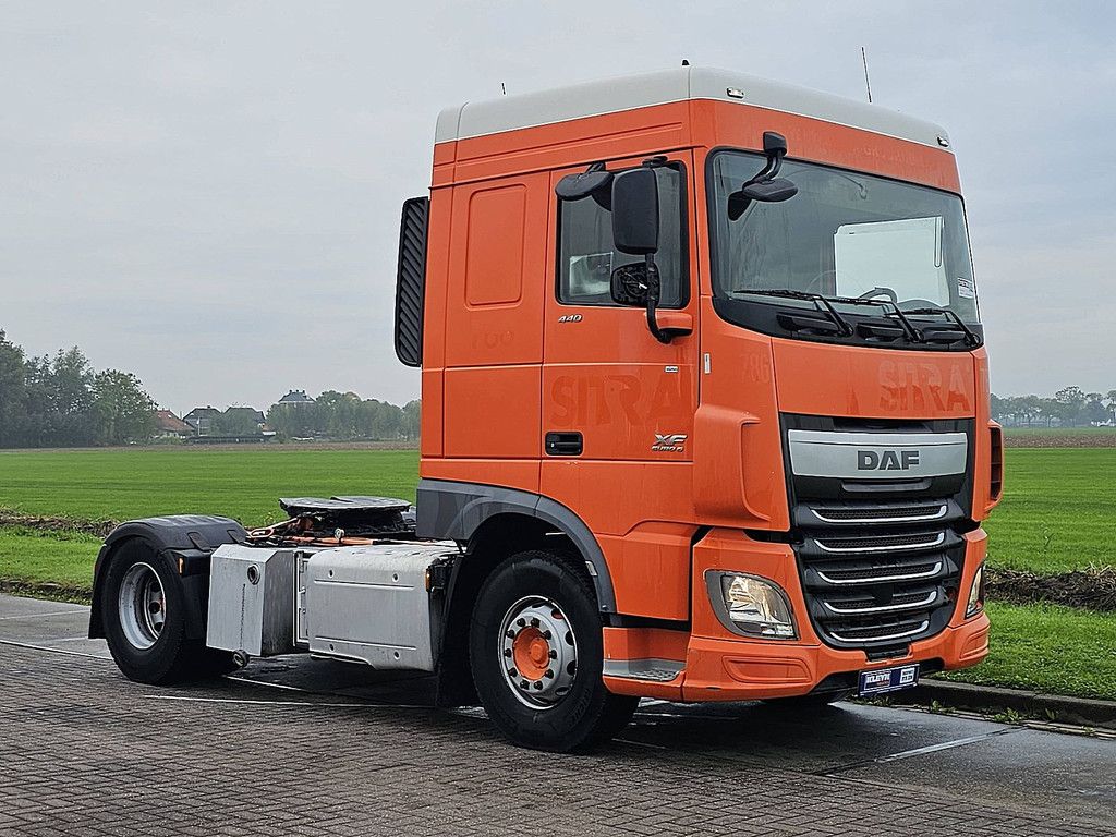 DAF XF 440 spacecab manual