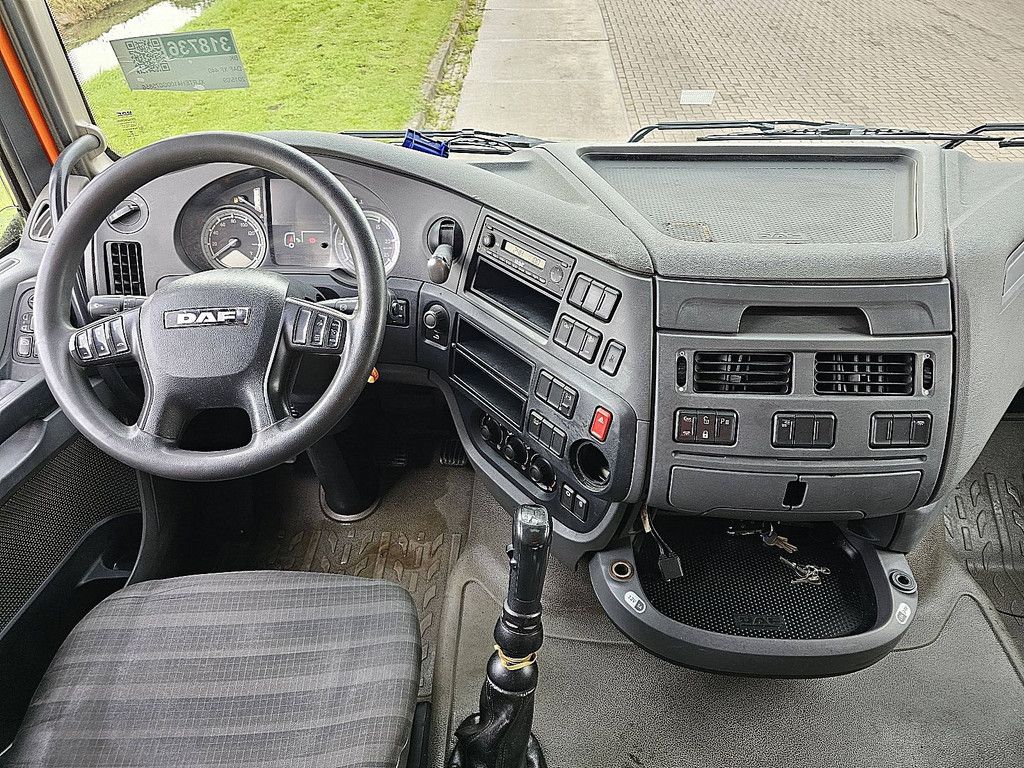 DAF XF 440 spacecab manual