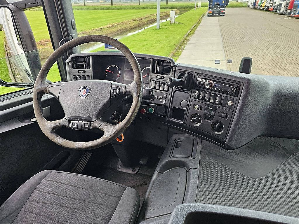 SCANIA P320 6x2*4 lamberet lift