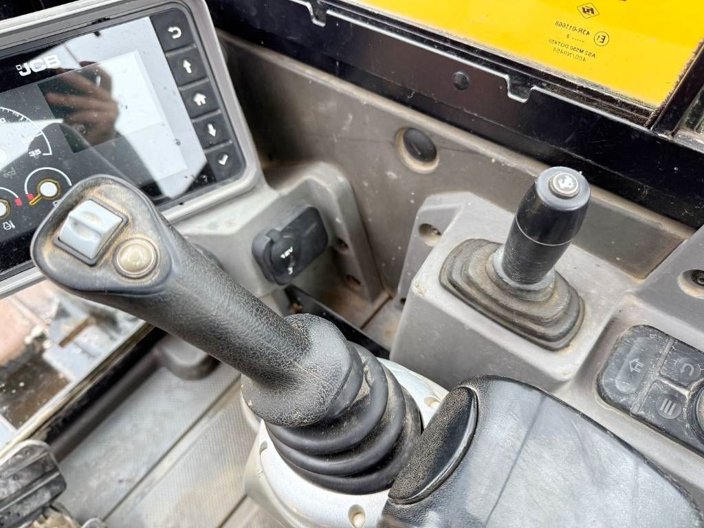JCB 48Z-1 - Hammer Lines / Quick Coupler