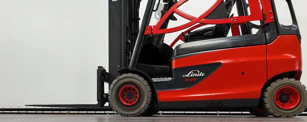 Linde 387 E 25 L-01 Inclusief nieuwe accu