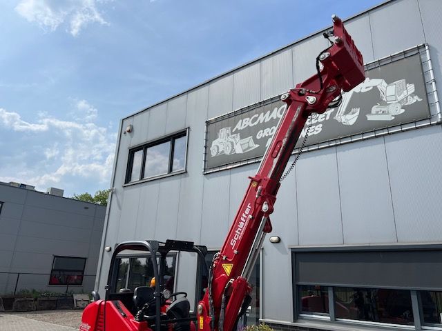 Schaffer 4580T Telescooop shovel Kniklader Verreiker Loader