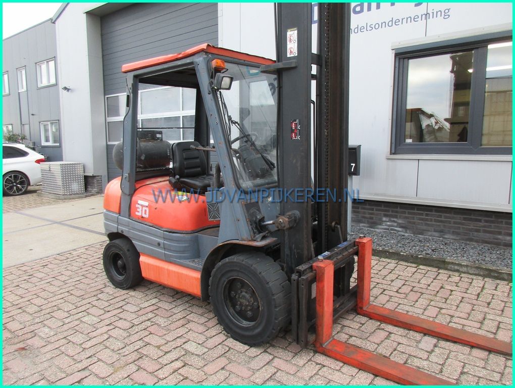 Toyota 6FGF30 3000kg HH 5m + sideshift + 4x hydrauliek