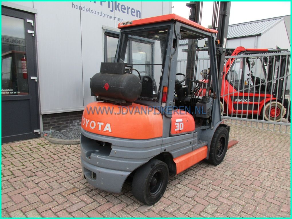 Toyota 6FGF30 3000kg HH 5m + sideshift + 4x hydrauliek