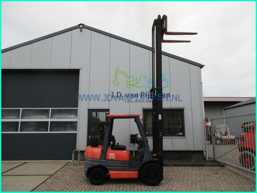 Toyota 6FGF30 3000kg HH 5m + sideshift + 4x hydrauliek