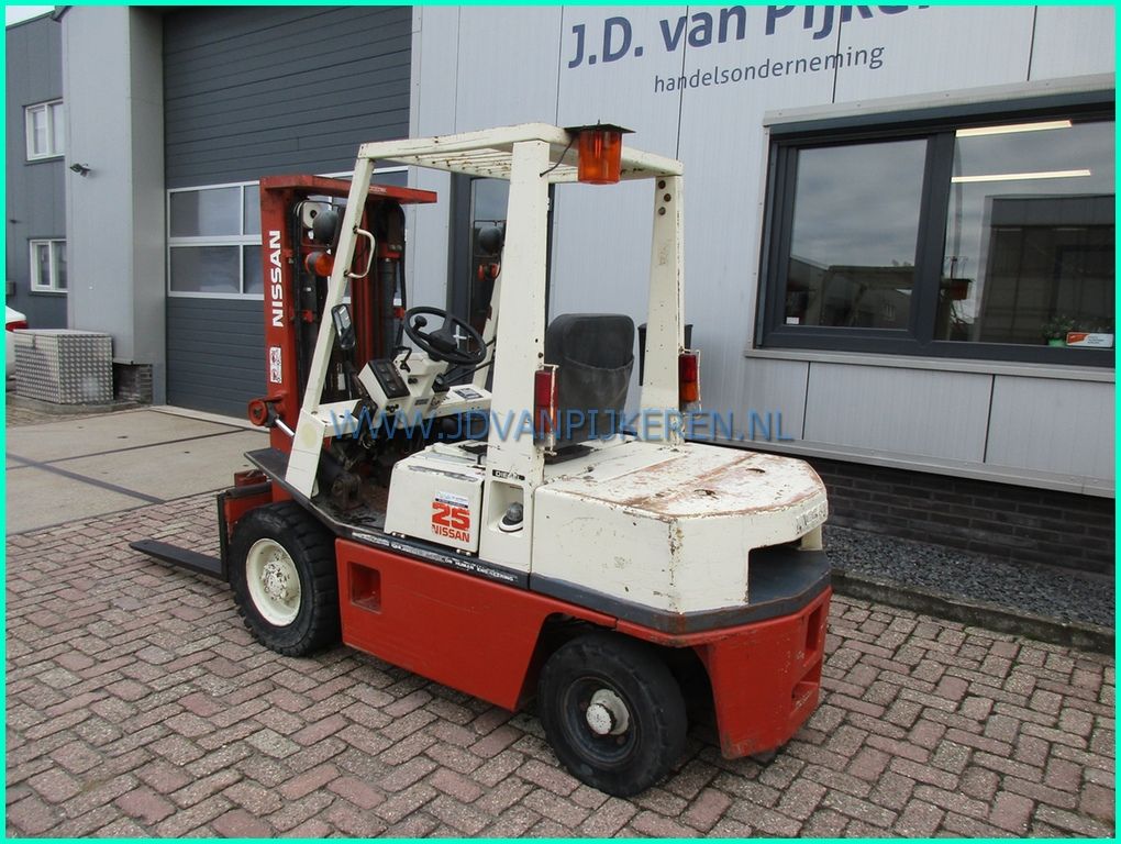 Nissan EH02A25U 2.5t diesel triplex+freelift+shift 202cm hoog