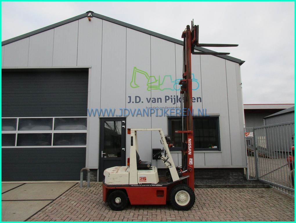 Nissan EH02A25U 2.5t diesel triplex+freelift+shift 202cm hoog
