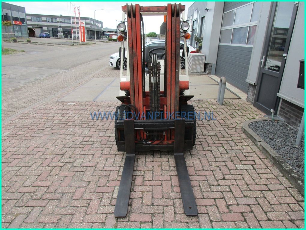 Nissan EH02A25U 2.5t diesel triplex+freelift+shift 202cm hoog