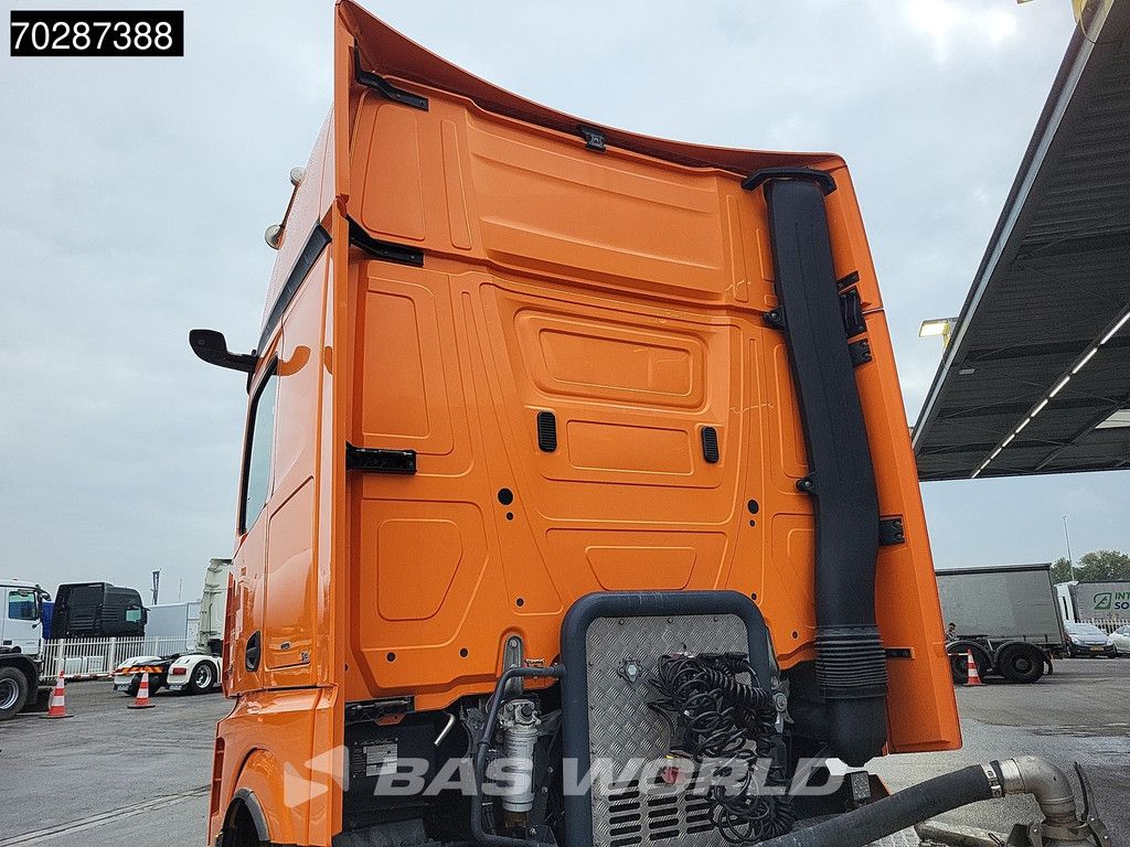 Mercedes Actros Actros 2663 6X4 GigaSpace Retarder Full-Air Leder MirrorCam DynamicSteering Compressor Xenon Navi ACC Euro 6