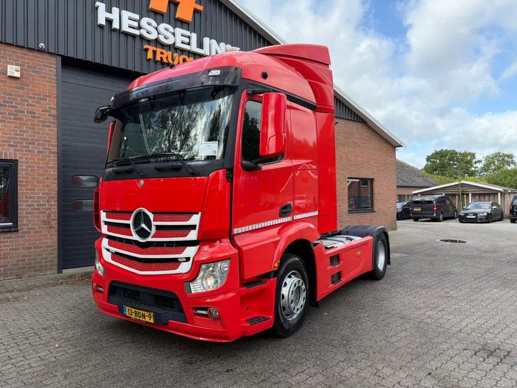 Mercedes-Benz Actros 1842 Streamspace Xenon NL Truck