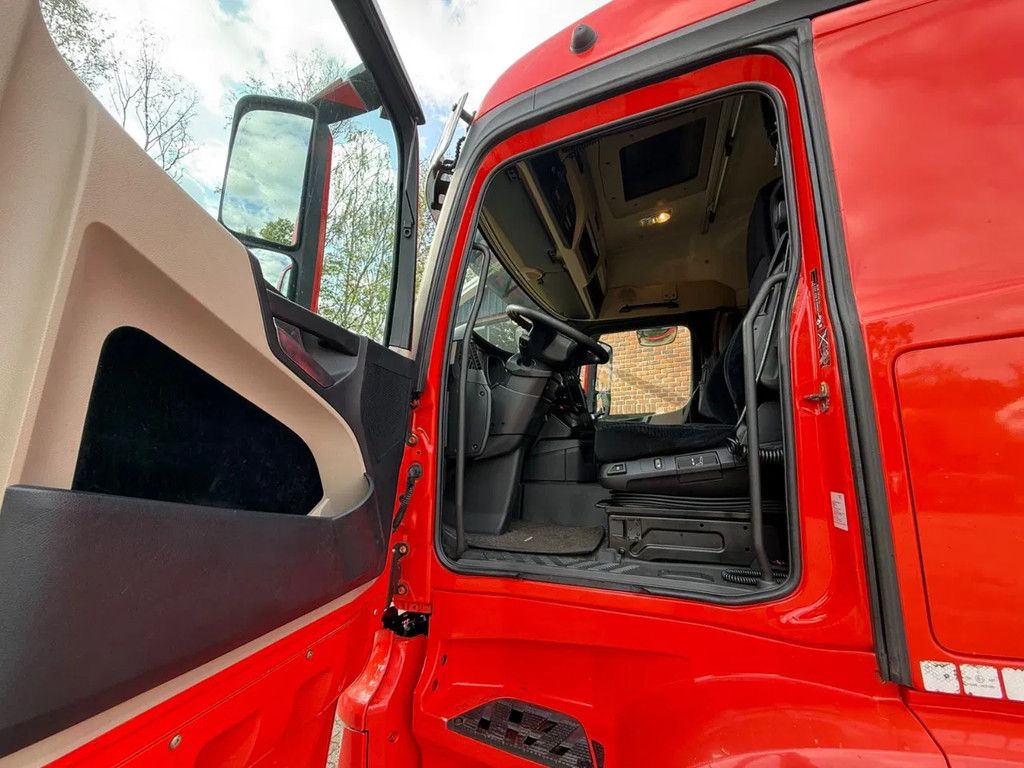 Mercedes-Benz Actros 1842 Streamspace Xenon NL Truck