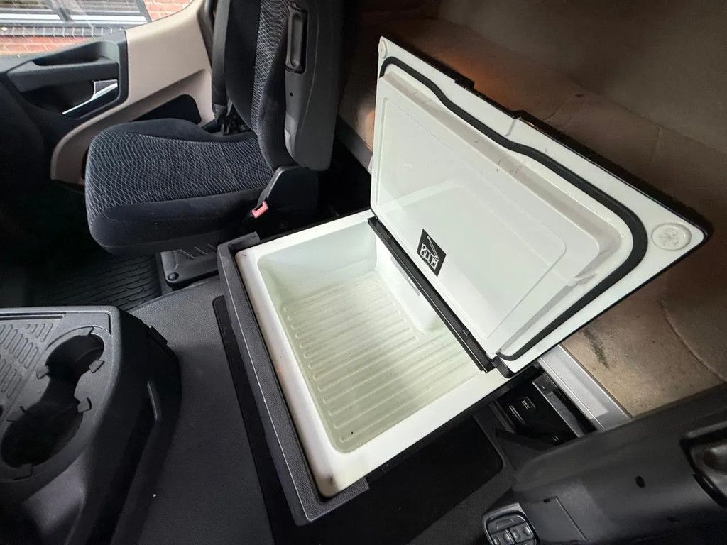 Mercedes-Benz Actros 1842 Streamspace Xenon NL Truck