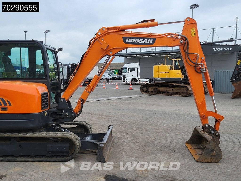 Doosan DX63-3 3 BUCKETS - A/C