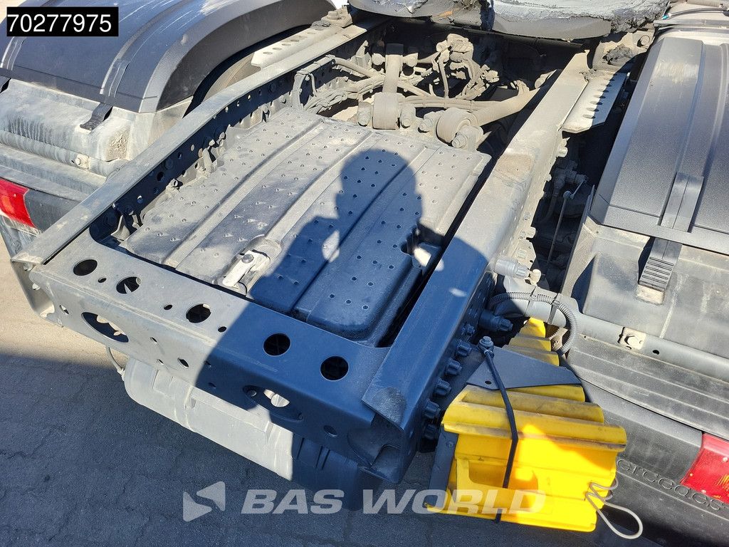 Mercedes Actros Actros 1851 4X2 BigSpace 2x Tanks