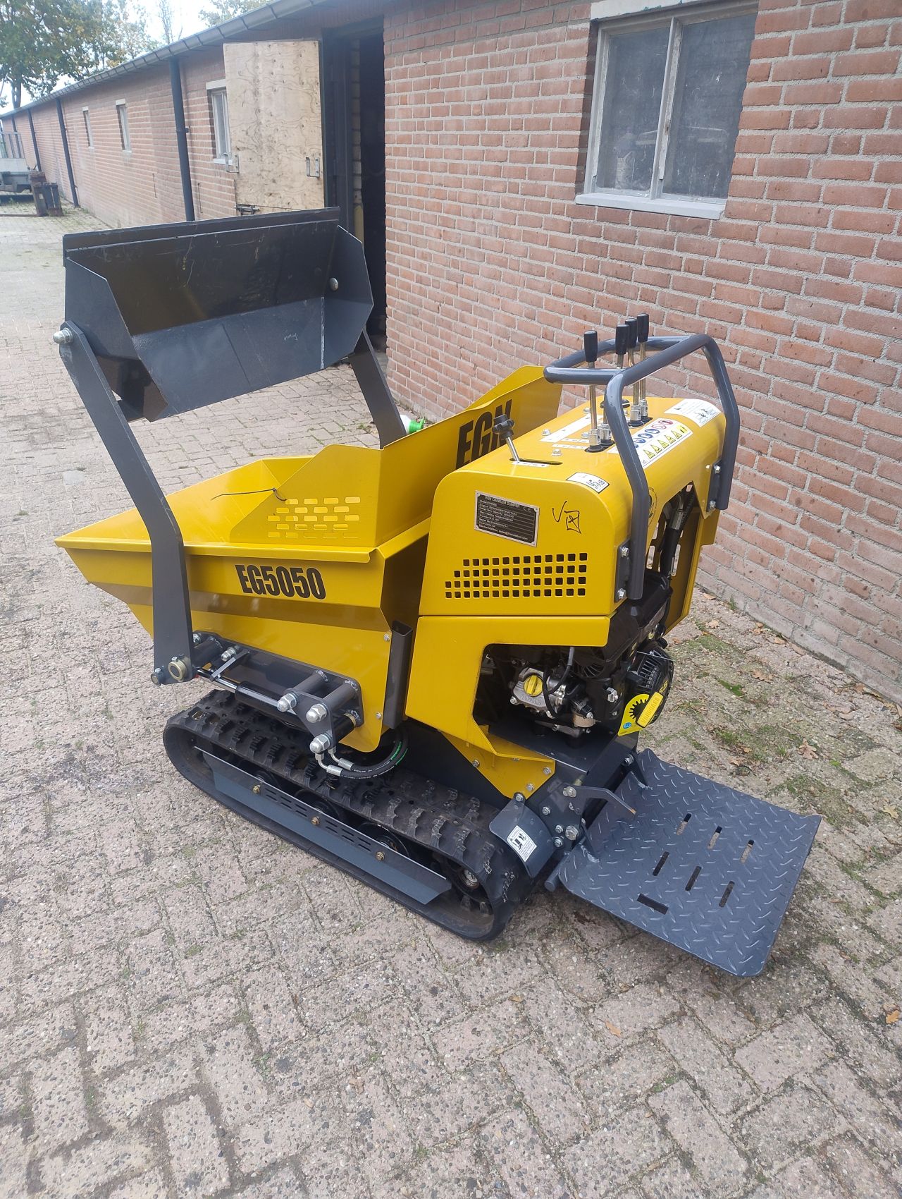 Rupsdumper zelf lader dumper briggs & Stratton Vanguard motor