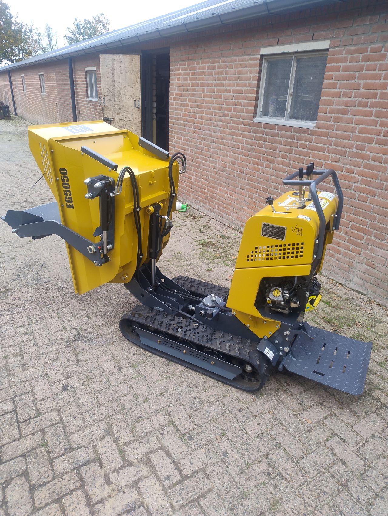 Rupsdumper zelf lader dumper briggs & Stratton Vanguard motor