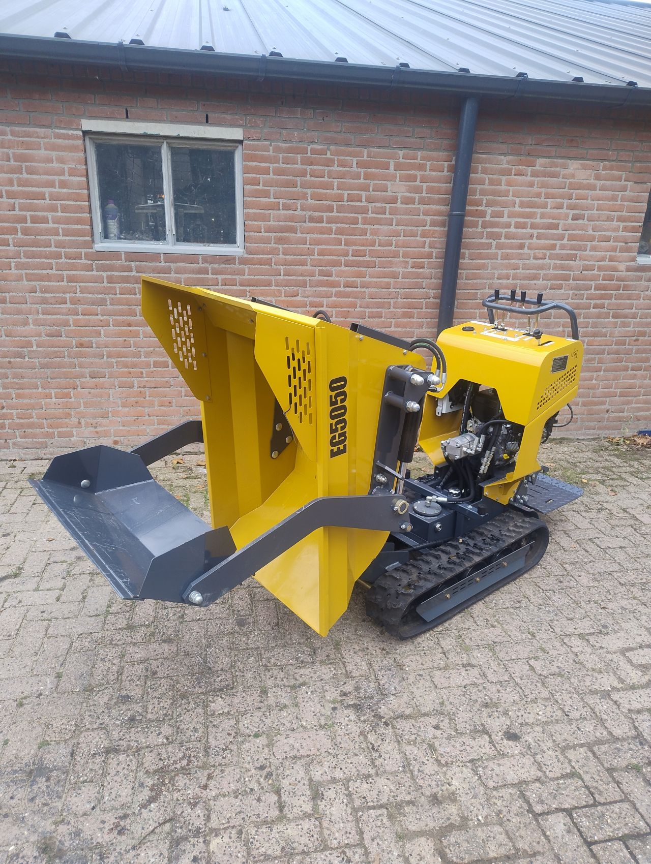 Rupsdumper zelf lader dumper briggs & Stratton Vanguard motor
