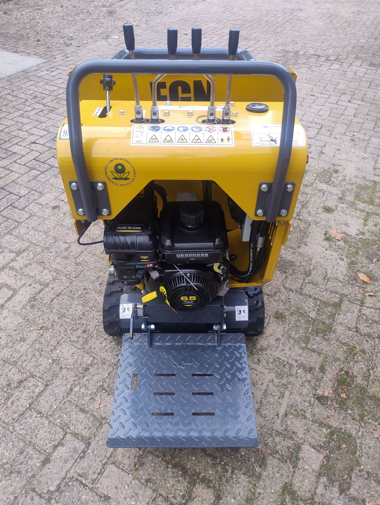 Rupsdumper zelf lader dumper briggs & Stratton Vanguard motor