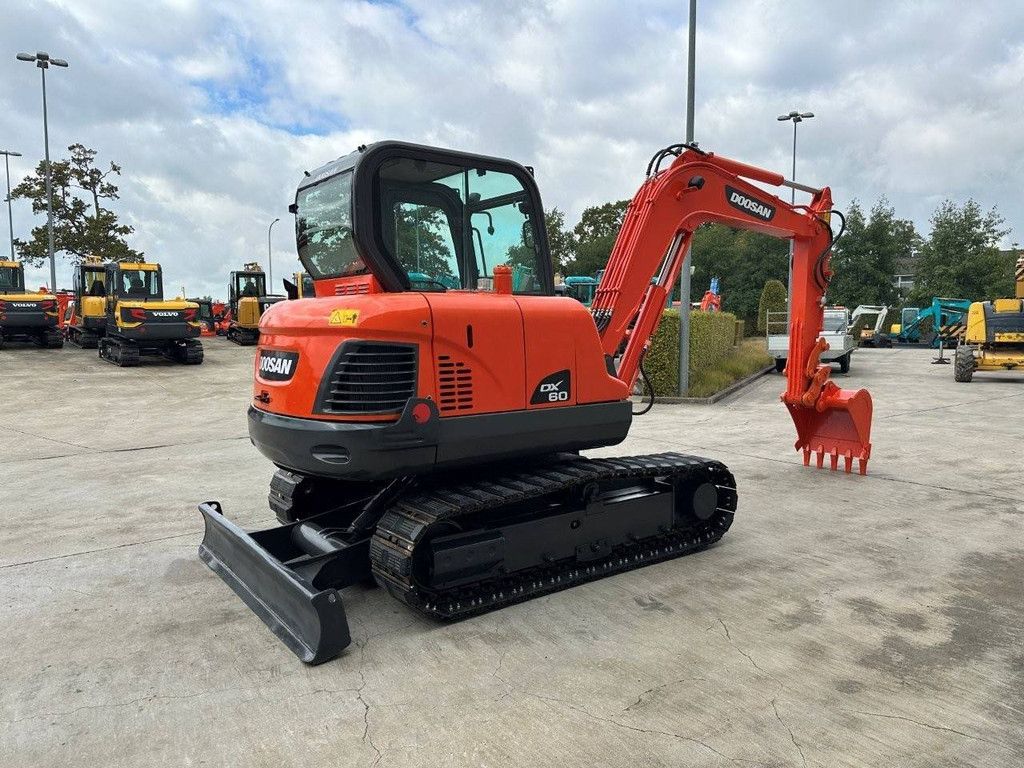 Doosan DX60 Diesel-Raupenbagger mit 37,8 kW