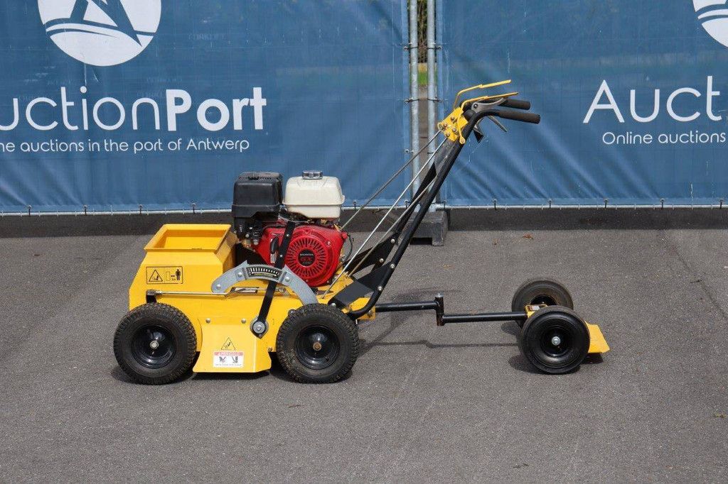 Hydrostatic Seeder Stinger SS2400 Petrol 11hp 2019