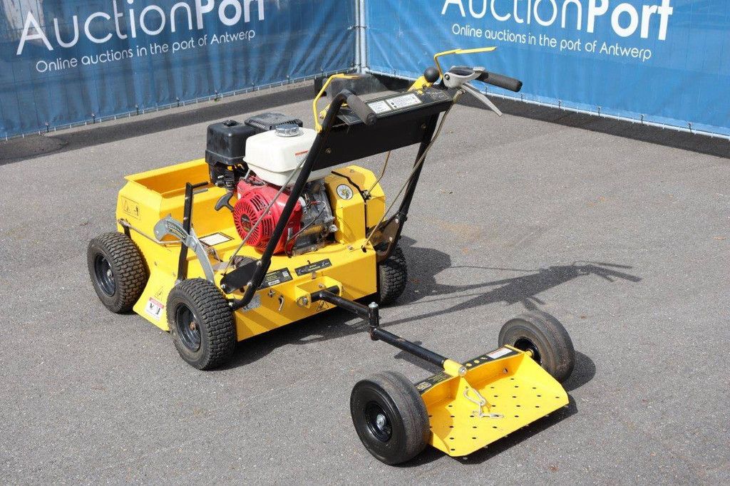 Hydrostatic Seeder Stinger SS2400 Petrol 11hp 2019