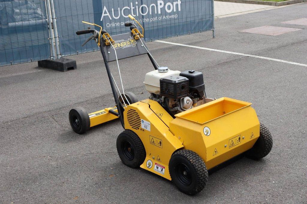 Hydrostatic Seeder Stinger SS2400 Petrol 11hp 2019