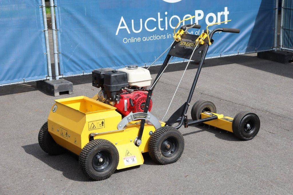 Hydrostatic Seeder Stinger SS2400 Petrol 11hp 2019