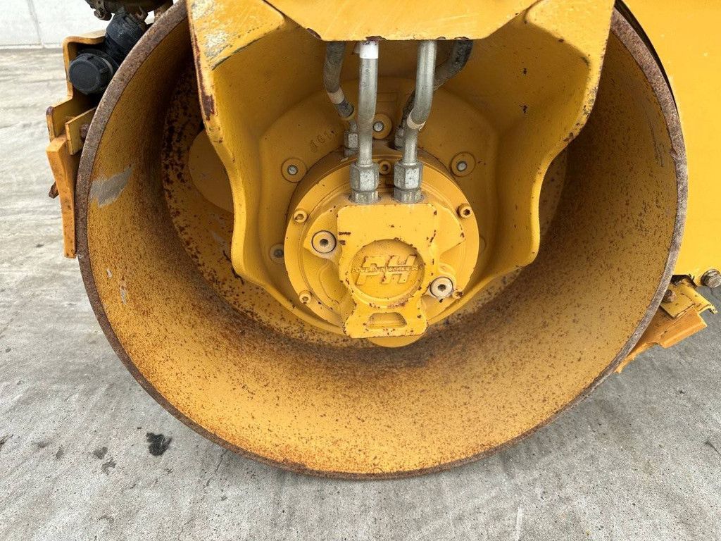 Walze Caterpillar CB14B Diesel 16,8 kW 2018