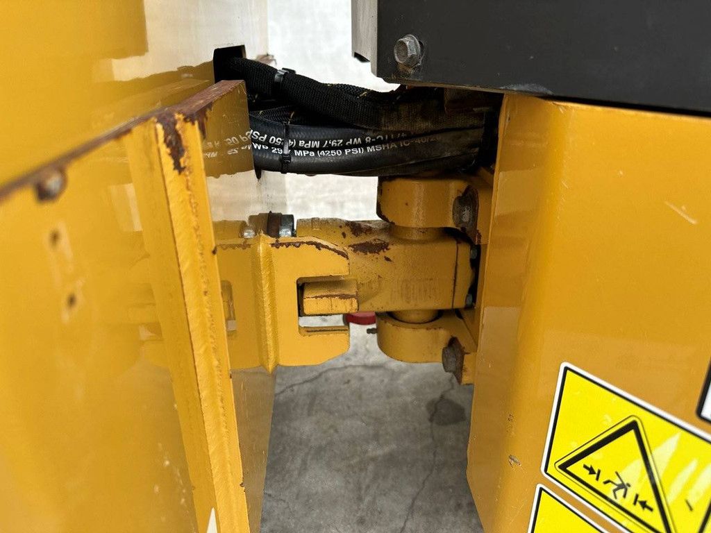 Walze Caterpillar CB14B Diesel 16,8 kW 2018