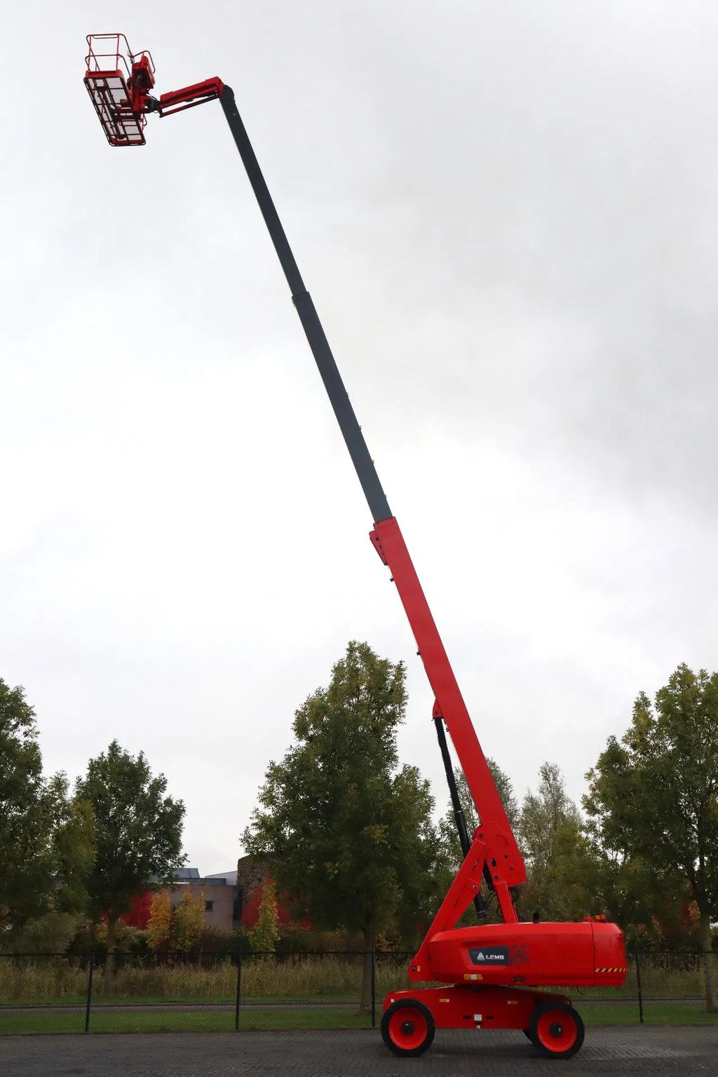 LGMG T22J | 24 METER | 300 KG | LOW HOURS!