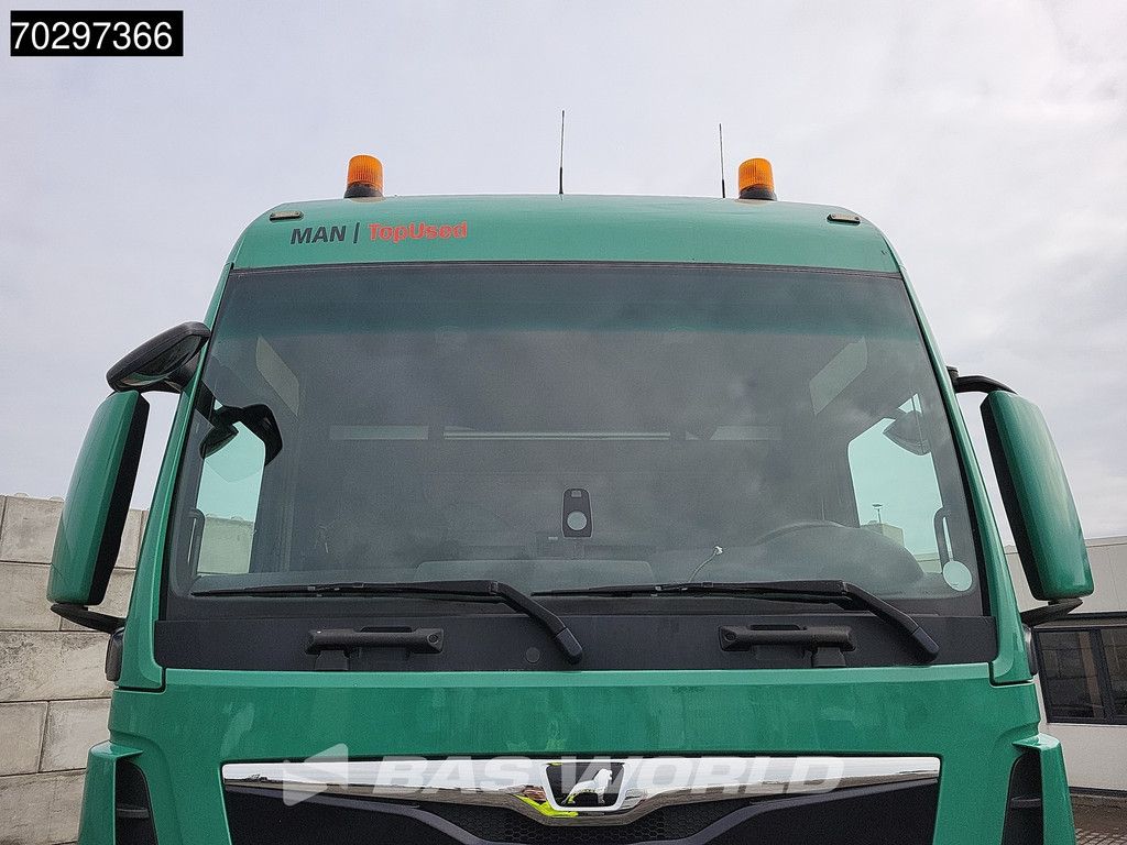 MAN TGX TGX 18.500 4X2 Mega XXL Retarder 2xTanks ACC Euro 6
