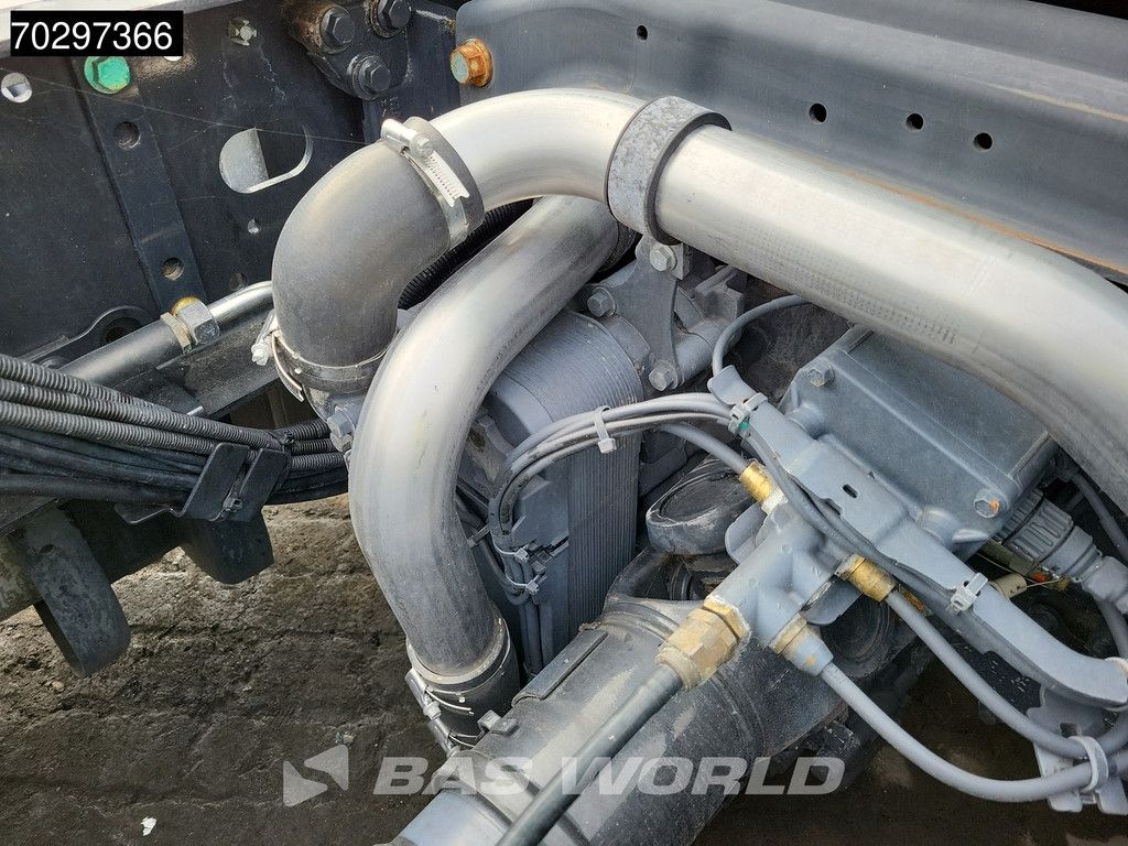 MAN TGX TGX 18.500 4X2 Mega XXL Retarder 2xTanks ACC Euro 6