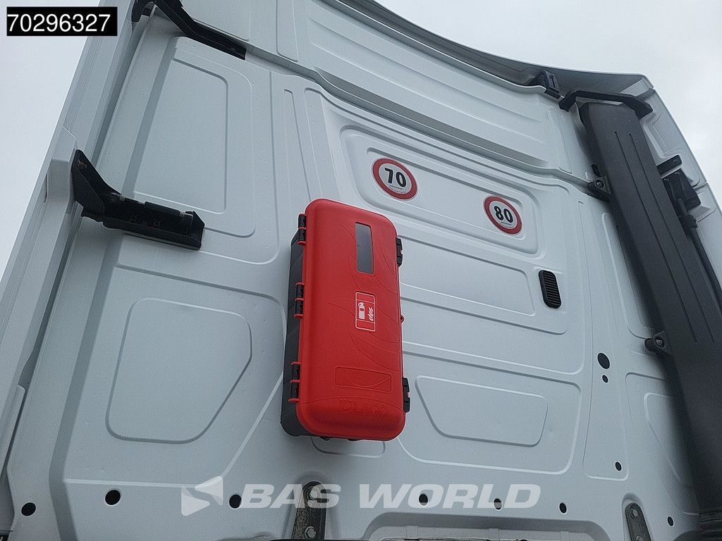 Mercedes Actros Actros 1845 4X2 StreamSpace Retarder ADR 2xTanks Euro 6