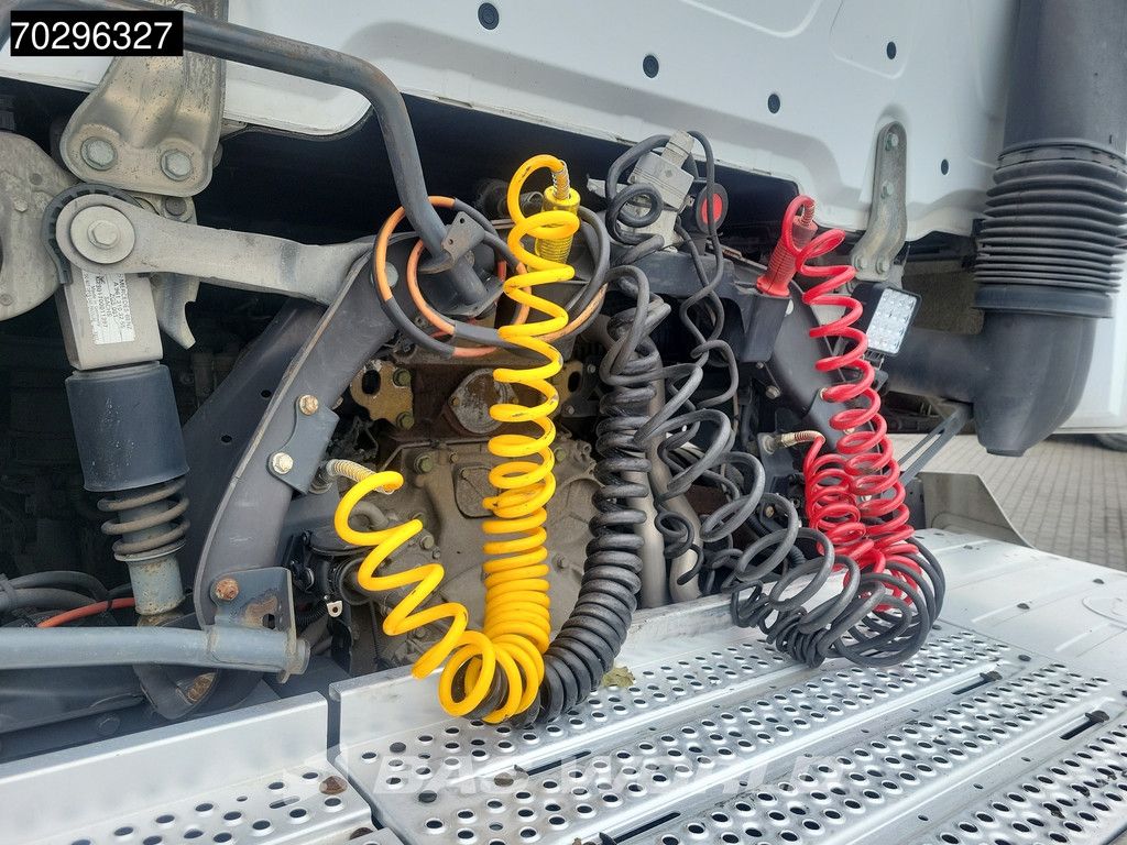 Mercedes Actros Actros 1845 4X2 StreamSpace Retarder ADR 2xTanks Euro 6