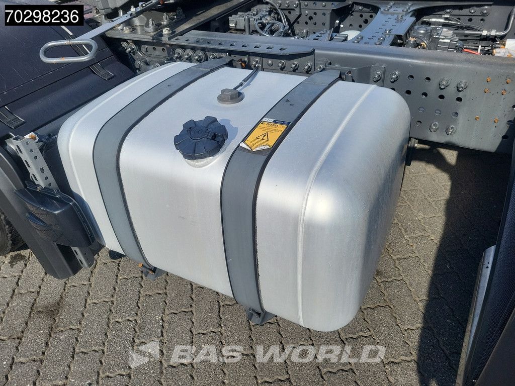 Mercedes Actros 1845 4X2 Mega Retarder 2xTanks ACC Standklima Euro 6