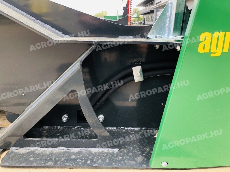 John Deere 625R 7,6 meter rape tension with 2 side knives