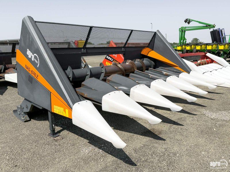 NAS 676 Z sunflower header, with chopper for John Deere s