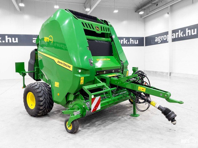 John Deere V451M