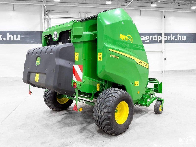 John Deere V451M