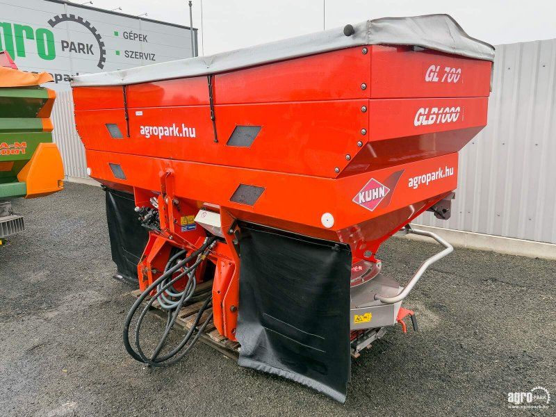 Kuhn Axera 1102 H-EMC mounted  , 2.800 liter hopper