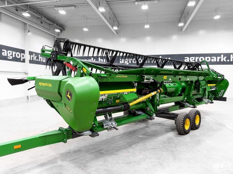 John Deere 725X 7,6 m variable depth grain header, rape side knives, transp