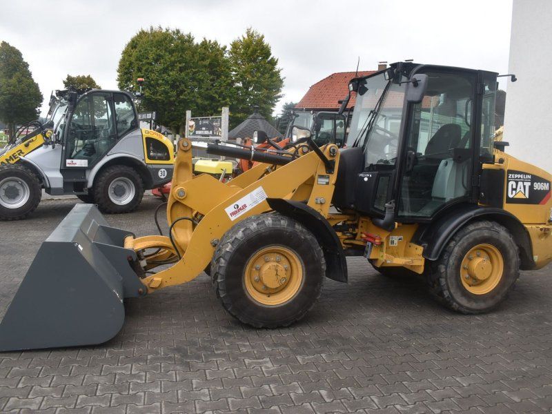 Cat 906M