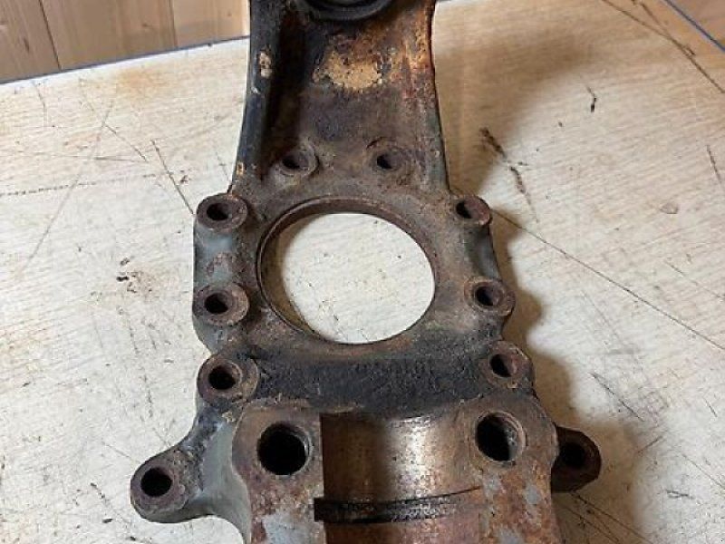 Achsschenkel Vorderachse  U1300L 435