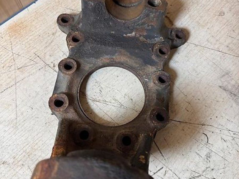 Achsschenkel Vorderachse  U1300L 435