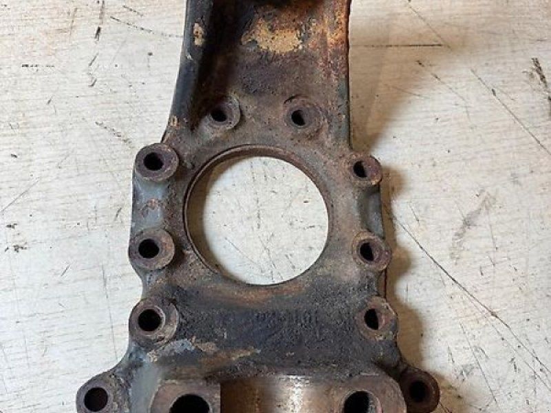 Achsschenkel Vorderachse  U1300L 435