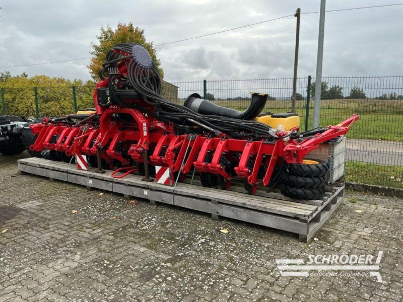 Väderstad MASCHINE | TEMPO TPV 12 + FH 2200