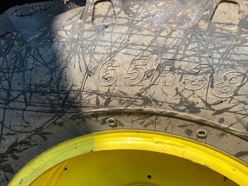 John Deere 6830
